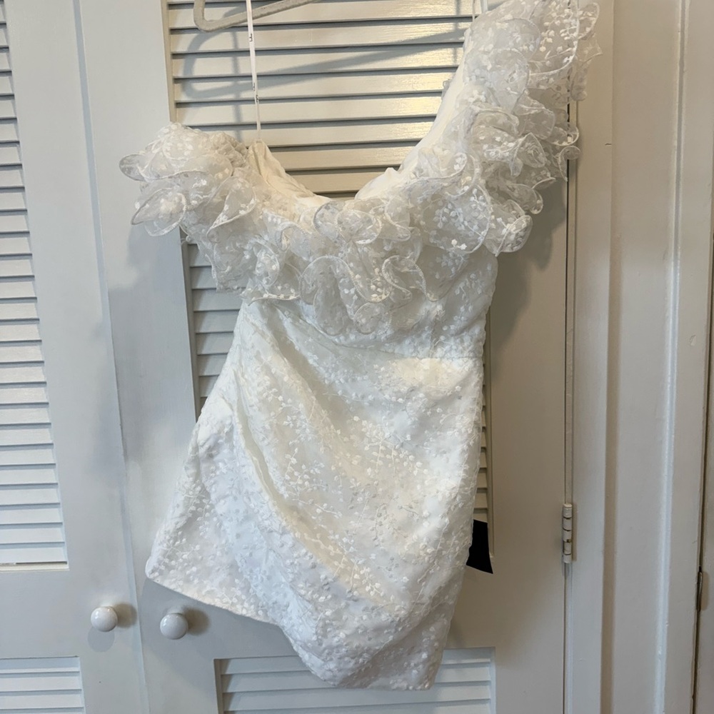 NWT XS Lulu's Embroidered Ruffled Mini Dress - Picture 7 of 8